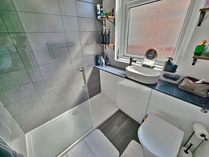 2 Bedroom Semi-Detached Bungalow For Sale In Fareham Park Road, Fareham, PO15