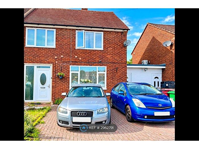 3 Bedroom Semi-Detached House To Rent In Aldridge Road, Slough, SL2