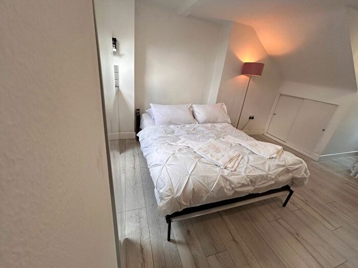 1 Bedroom Flat To Rent In Station Road, London ., N3