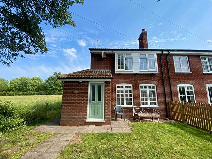 1 Bedroom Flat To Rent In Main Street, Kirklington, NG22