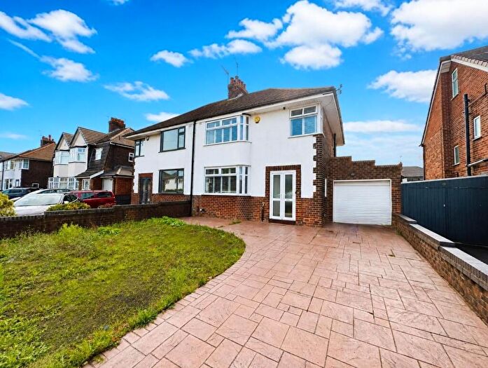 3 Bedroom Semi-Detached House For Sale In The Fairway, Offerton, SK2