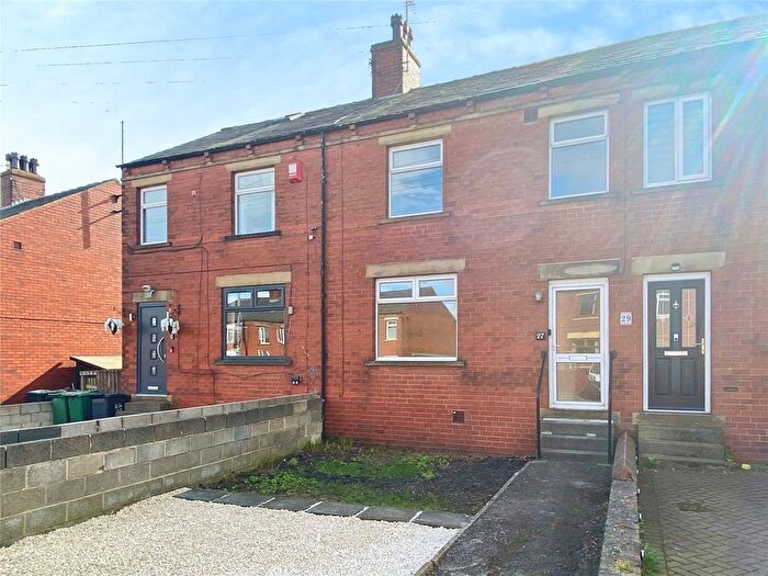 3 Bedroom Terraced House For Sale In Farfield Avenue, Carlinghow, Batley, WF17