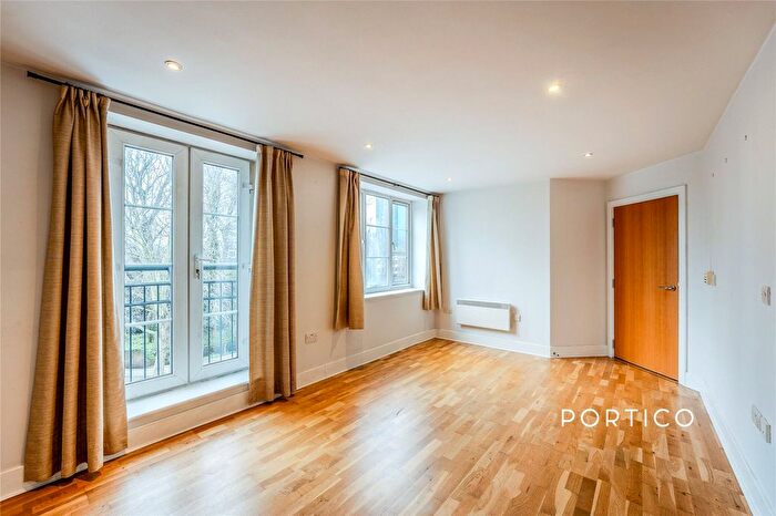 1 Bedroom Flat To Rent In Garratt Lane, London, SW18