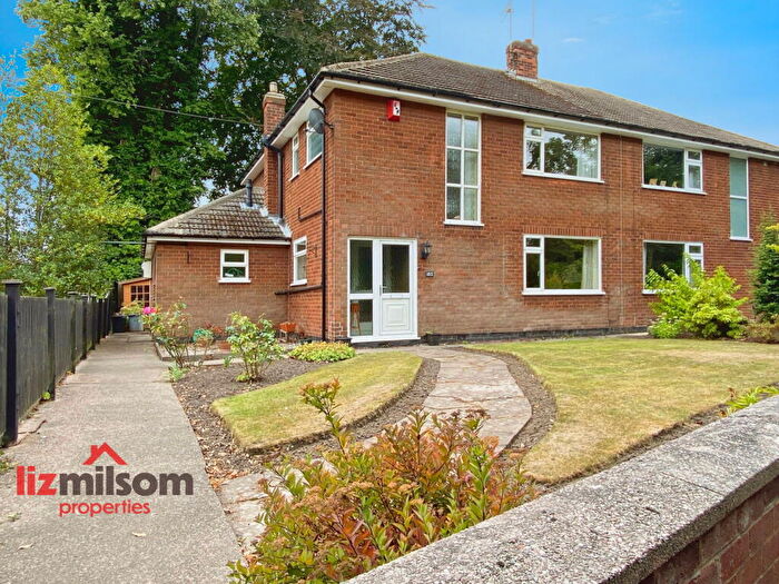 3 Bedroom Semi-Detached House For Sale In Bearwood Hill Road, Burton On Trent, DE15