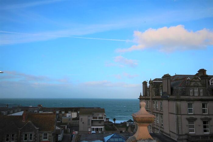 2 Bedroom Flat To Rent In East Street, Cornwall TR7