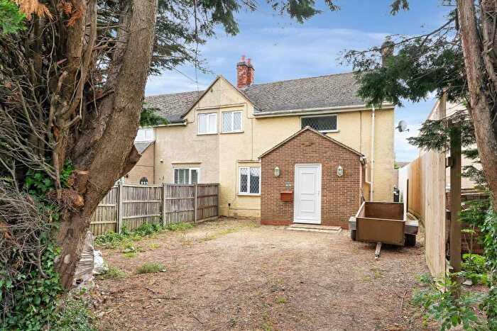 3 Bedroom Semi-Detached House For Sale In Toll Bar, Cottesmore, LE15