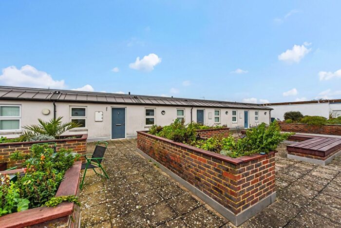 2 Bedroom Flat For Sale In East Walls, Shippam House East Walls, PO19