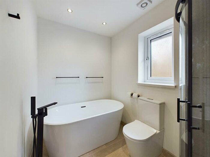 4 Bedroom Detached House For Sale In Llys Bryn Gwyrdd, Five Roads, Llanelli, SA15