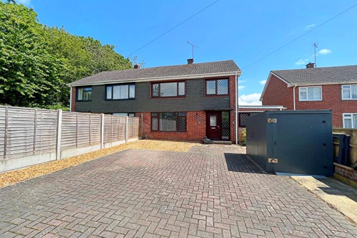 5 Bedroom Semi-Detached House For Sale In Fordingbridge, SP6