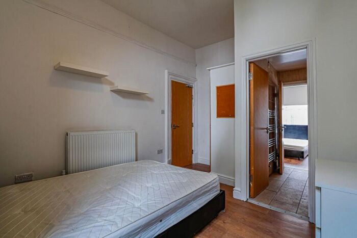 1 Bedroom Private Hall To Rent In Colum Road, Cathays, CF10