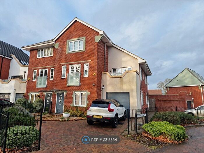 4 Bedroom Semi-Detached House To Rent In Kennedy Avenue, High Wycombe, HP11