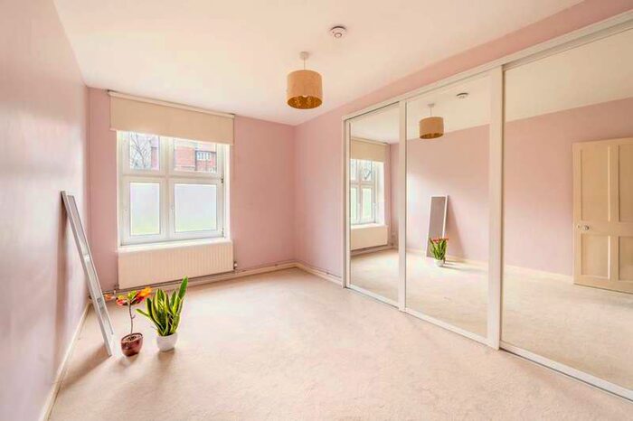 1 Bedroom Flat To Rent In Union Road, Clapham, SW8