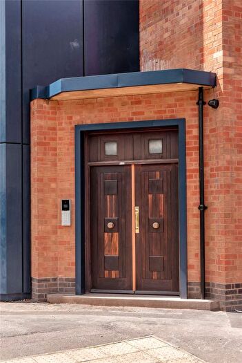 1 Bedroom Flat To Rent In Burleys Way, Leicester, LE1