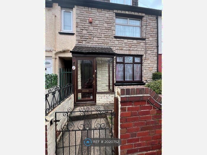 3 Bedroom Terraced House To Rent In Railway Street, West Bromwich, B70