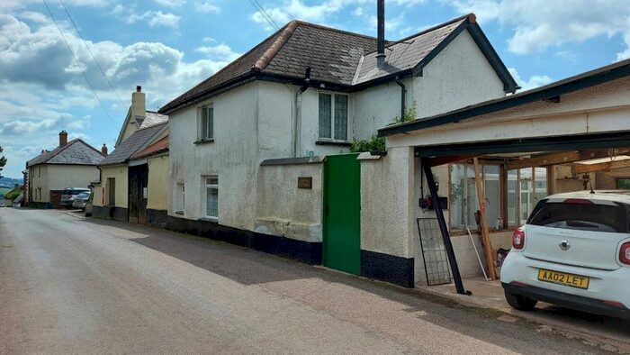 3 Bedroom Property To Rent In Poughill, Crediton, EX17