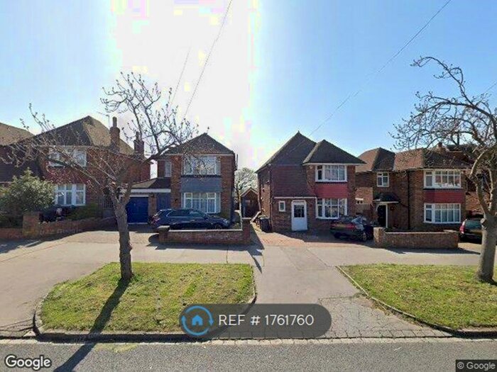 3 Bedroom Detached House To Rent In Waddington Way, London, SE19