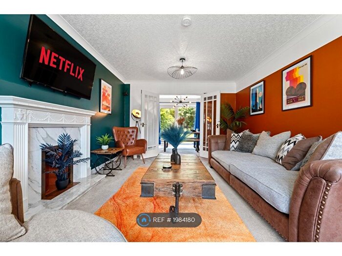 5 Bedroom Detached House To Rent In De Moram Grove, Solihull, B92