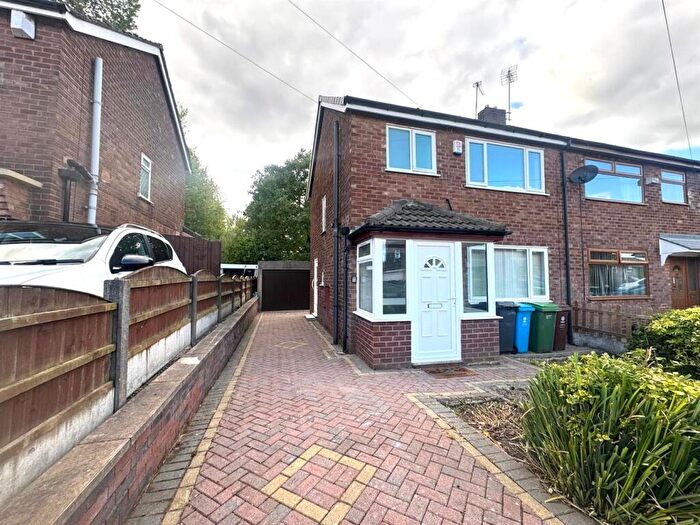 3 Bedroom Semi Detached House To Rent In Somerset Road, Failsworth, Manchester, M35