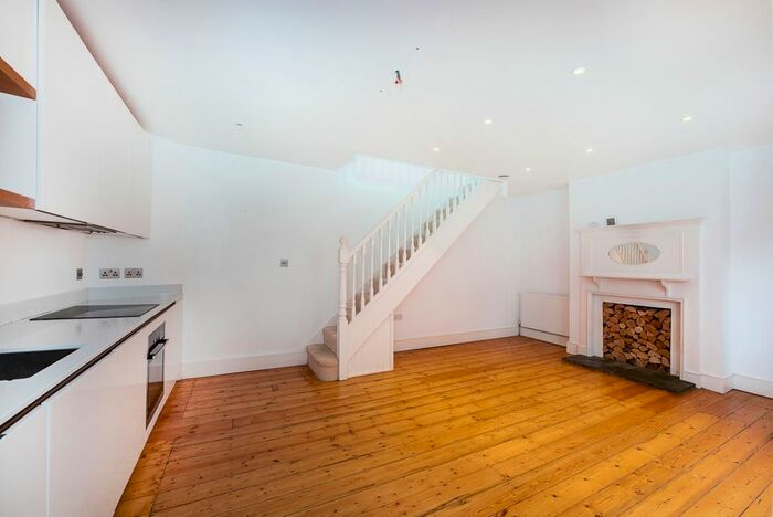 1 Bedroom Flat To Rent In Stanley Road, Teddington, TW11