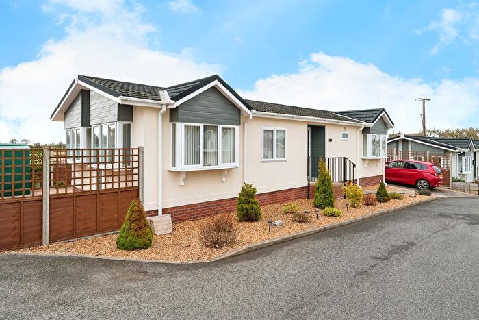 2 Bedroom Detached Bungalow For Sale In Bedwell Park, Witchford, CB6