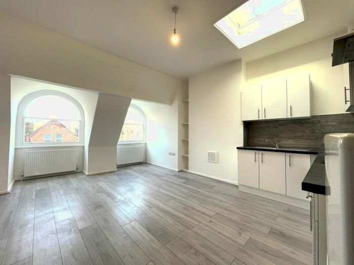 Studio To Rent In Ferme Park Road, London, N4