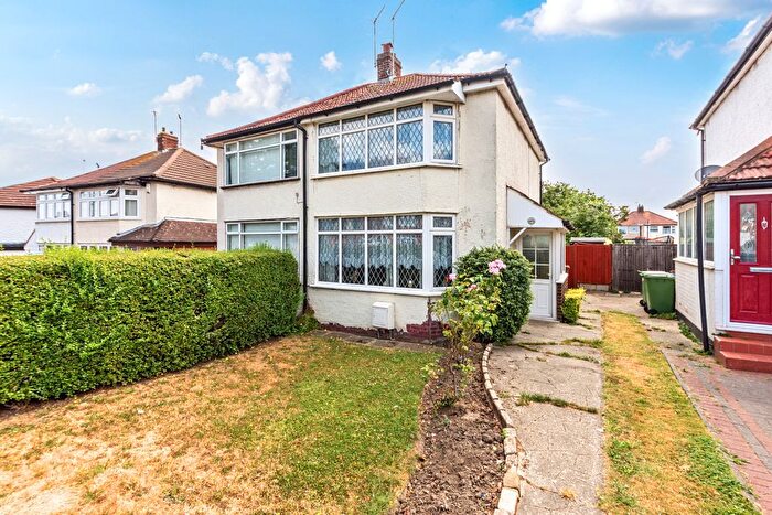 2 Bedroom Semi Detached House For Sale In Hook Lane, Welling, DA16