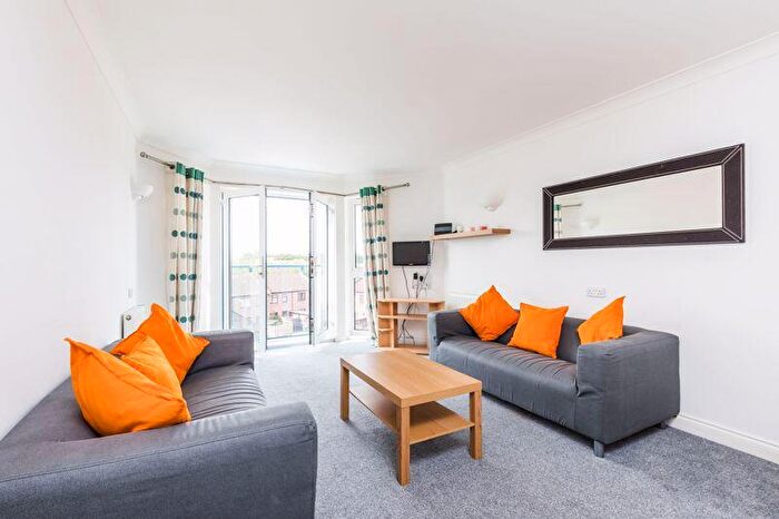 2 Bedroom Apartment To Rent In Aylward Street, Portsmouth, PO1