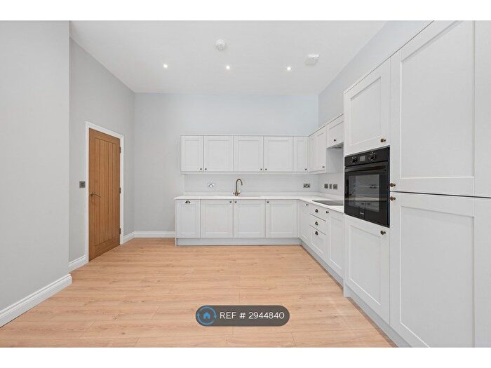 2 Bedroom Flat To Rent In Croxteth Road, Liverpool, L8