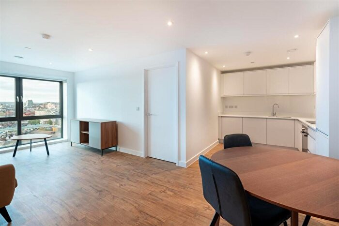 2 Bedroom Apartment To Rent In Phoenix, Saxon Lane, Leeds City Centre, LS9