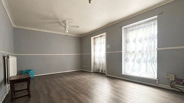 3 Bedroom Flat To Rent In Polaris Close, Leicester, LE2