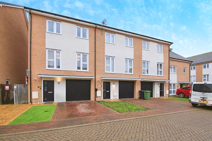 4 Bedroom End Of Terrace House For Sale In Bentley Grove, Peterborough, PE3