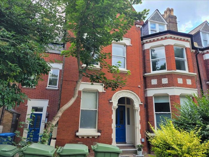 2 Bedroom Flat To Rent In Croxted Road, Dulwich, London, SE21