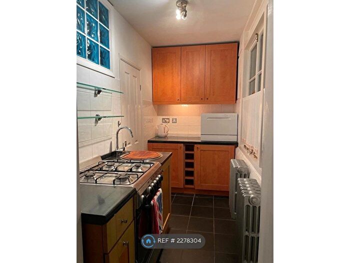 1 Bedroom Flat To Rent In Iliffe Street, London, SE17