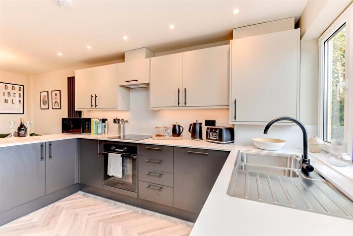 6 Bedroom Semi Detached House To Rent In Garrick Road, Bath, BA2