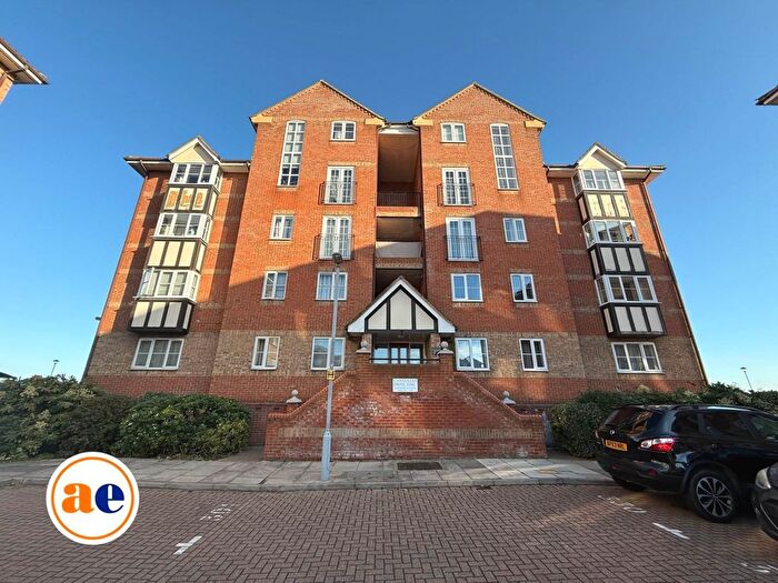 2 Bedroom Flat For Sale In Chandlers Drive, Erith, DA8