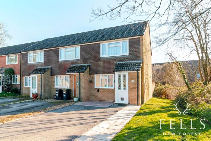 2 Bedroom Terraced House For Sale In Willow Drive, Ringwood, BH24