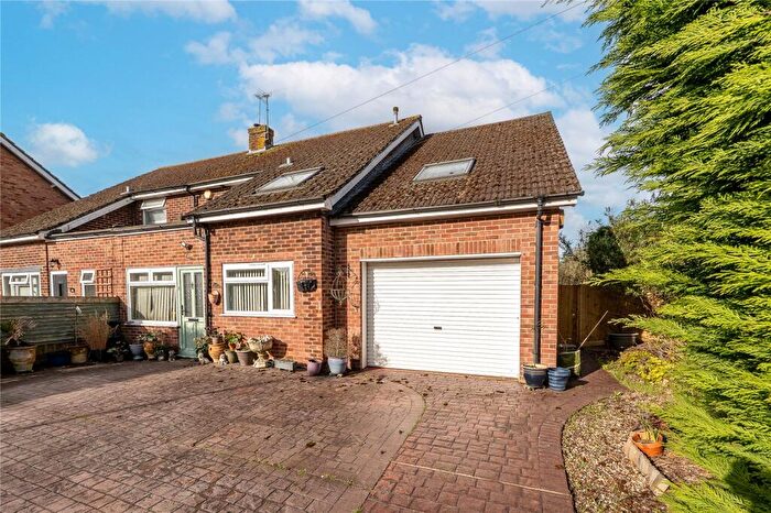 4 Bedroom Semi Detached House For Sale In Freeman Road, Didcot, Oxfordshire, OX11