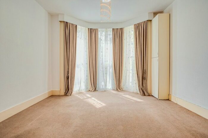 Studio To Rent In Unit, Pembridge Square, London, W2