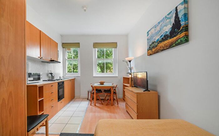 Studio To Rent In Penywern Road, Earls Court, London, SW5