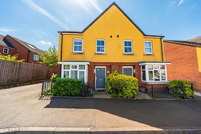 3 Bedroom Semi-Detached House For Sale In Edinburgh Road, Nuneaton, Warwickshire, CV10