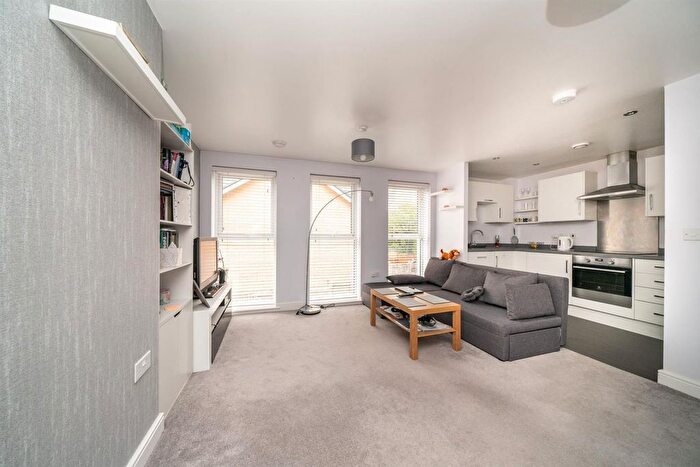 1 Bedroom Flat For Sale In Ebberns Road, Drew Court, HP3