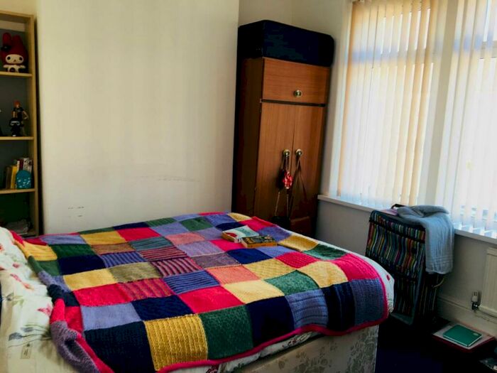 4 Bedroom House To Rent In Lisvane Street, Cathays, Cardiff, CF24