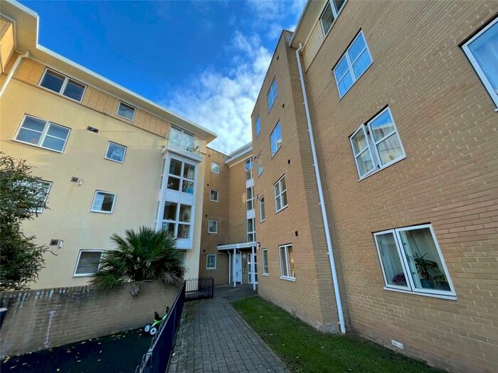 2 Bedroom Apartment To Rent In Richmond Court, Exeter, Devon, EX4