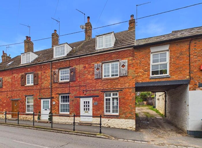 2 Bedroom Cottage For Sale In Main Street, Tingewick, Buckingham, MK18