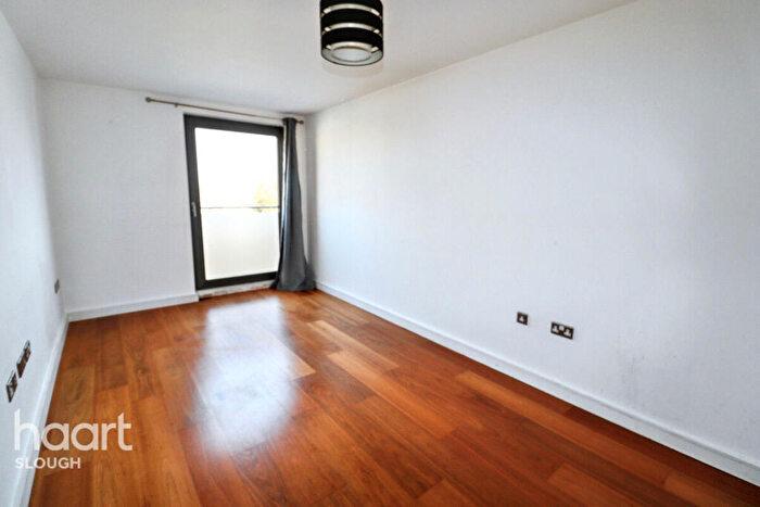 1 Bedroom Apartment To Rent In High Street, Slough, SL1