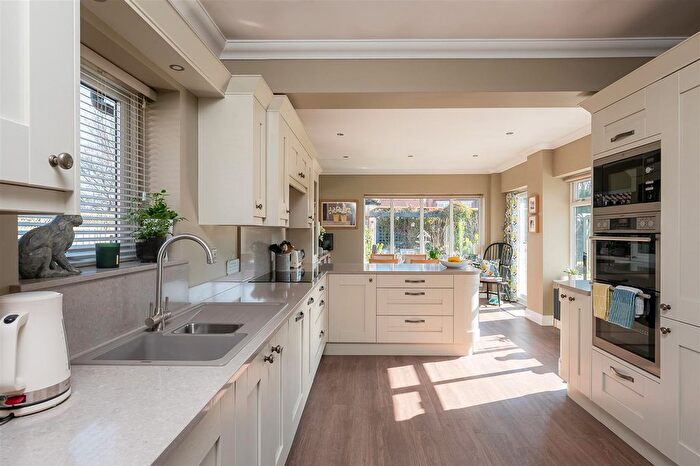 4 Bedroom Detached Bungalow For Sale In Main Street, Deighton, York, YO19