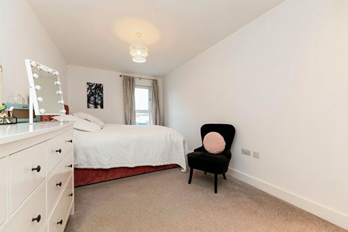 1 Bedroom Flat For Sale In Park Place, Stevenage, SG1