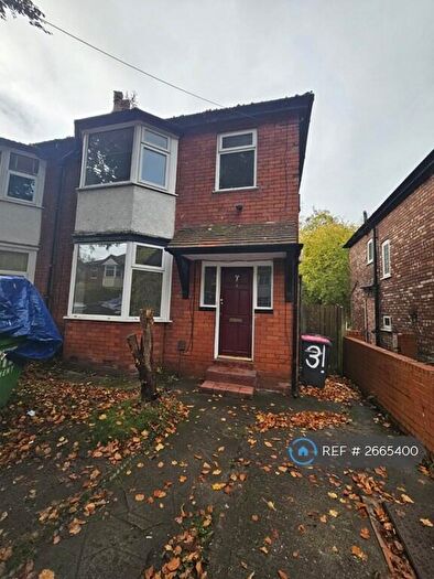 3 Bedroom Semi-Detached House To Rent In Brookside Drive, Salford, M7