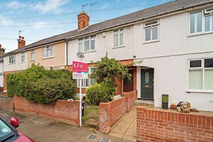 3 Bedroom Terraced House For Sale In Dawnay Road, Earlsfield, London, SW18