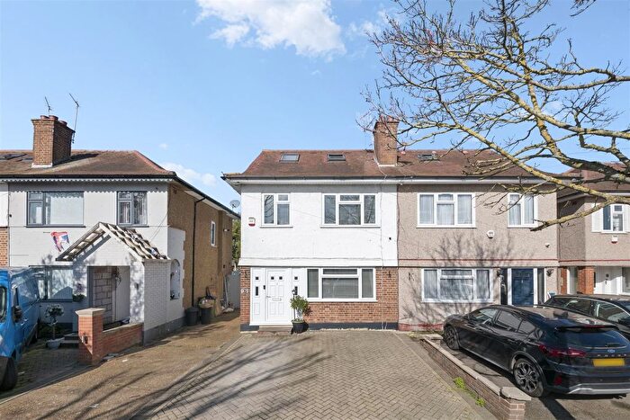 3 Bedroom Property For Sale In Raynton Drive, Hayes, UB4